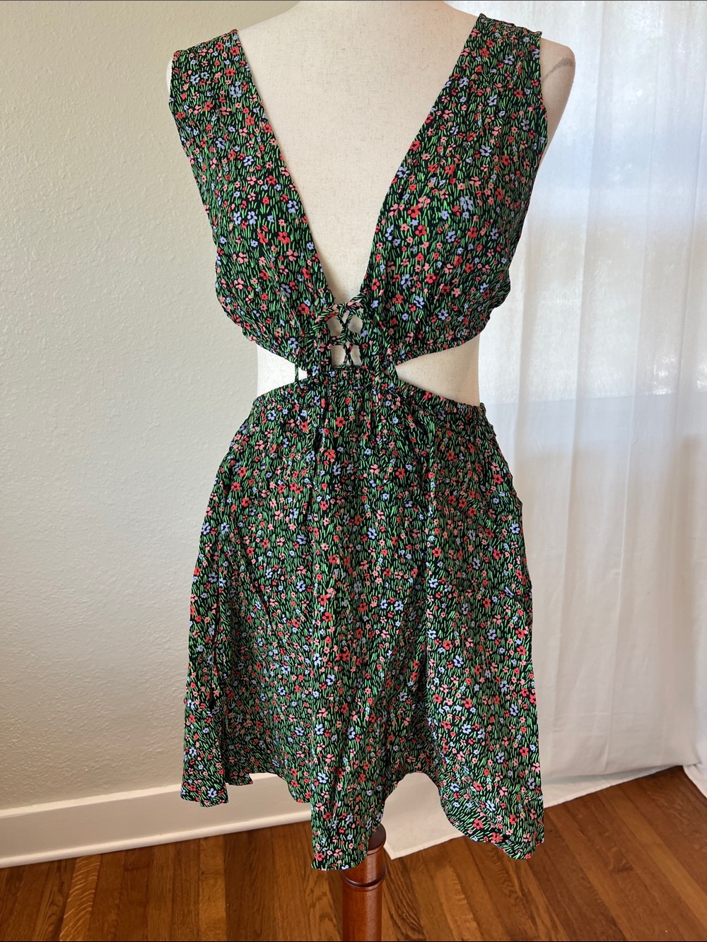 Olivaceous Green Floral Cutout Mini Dress with Pink & Purple Blossoms. S. NWT